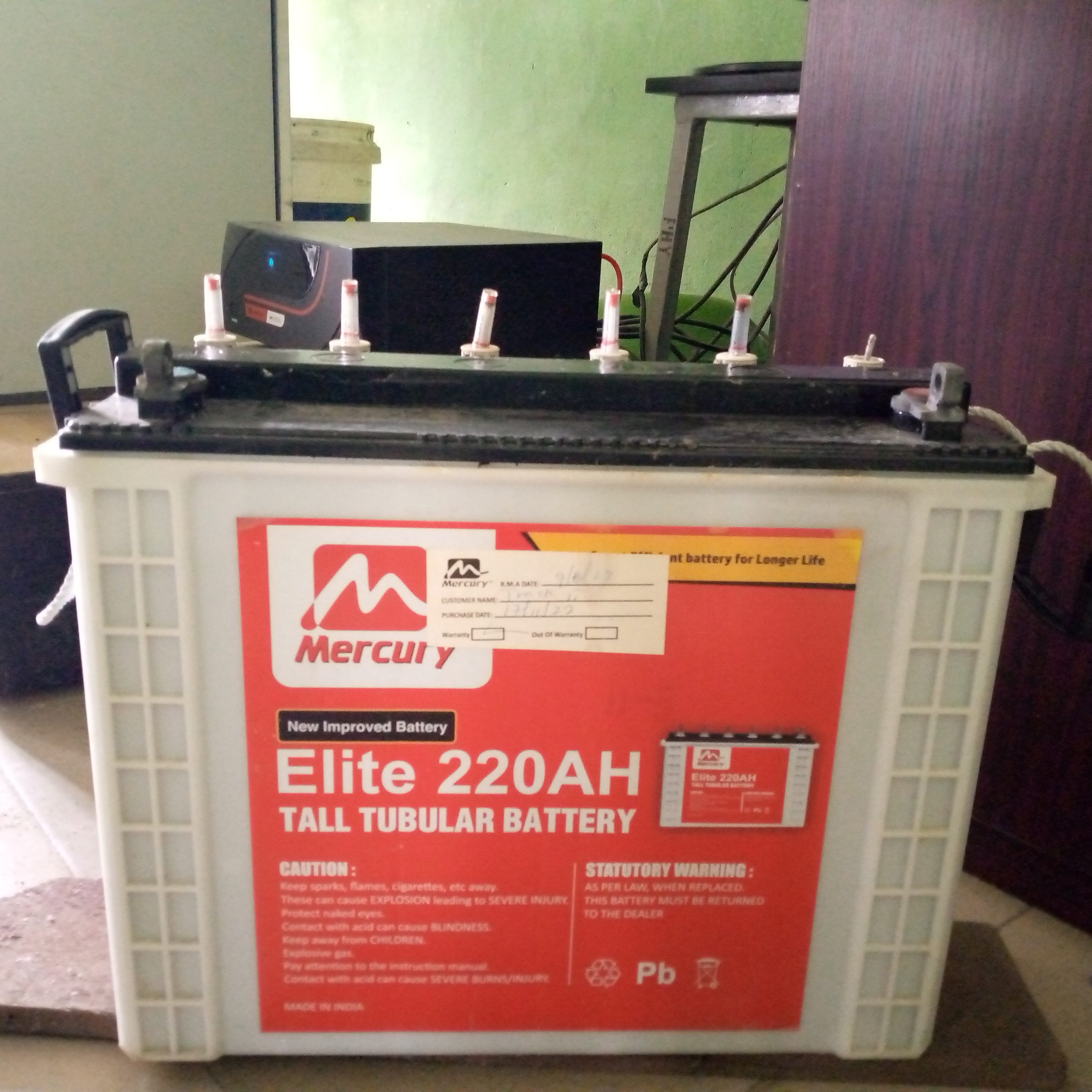 A DC-to-AC power inverter unit similar to those used for car and RV electronics.